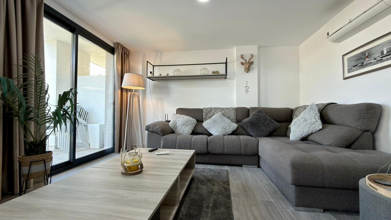 Dúplex en el pueblo de Camporosso: amplitud, vistas y un estilo de vida de lujo, Finestrat