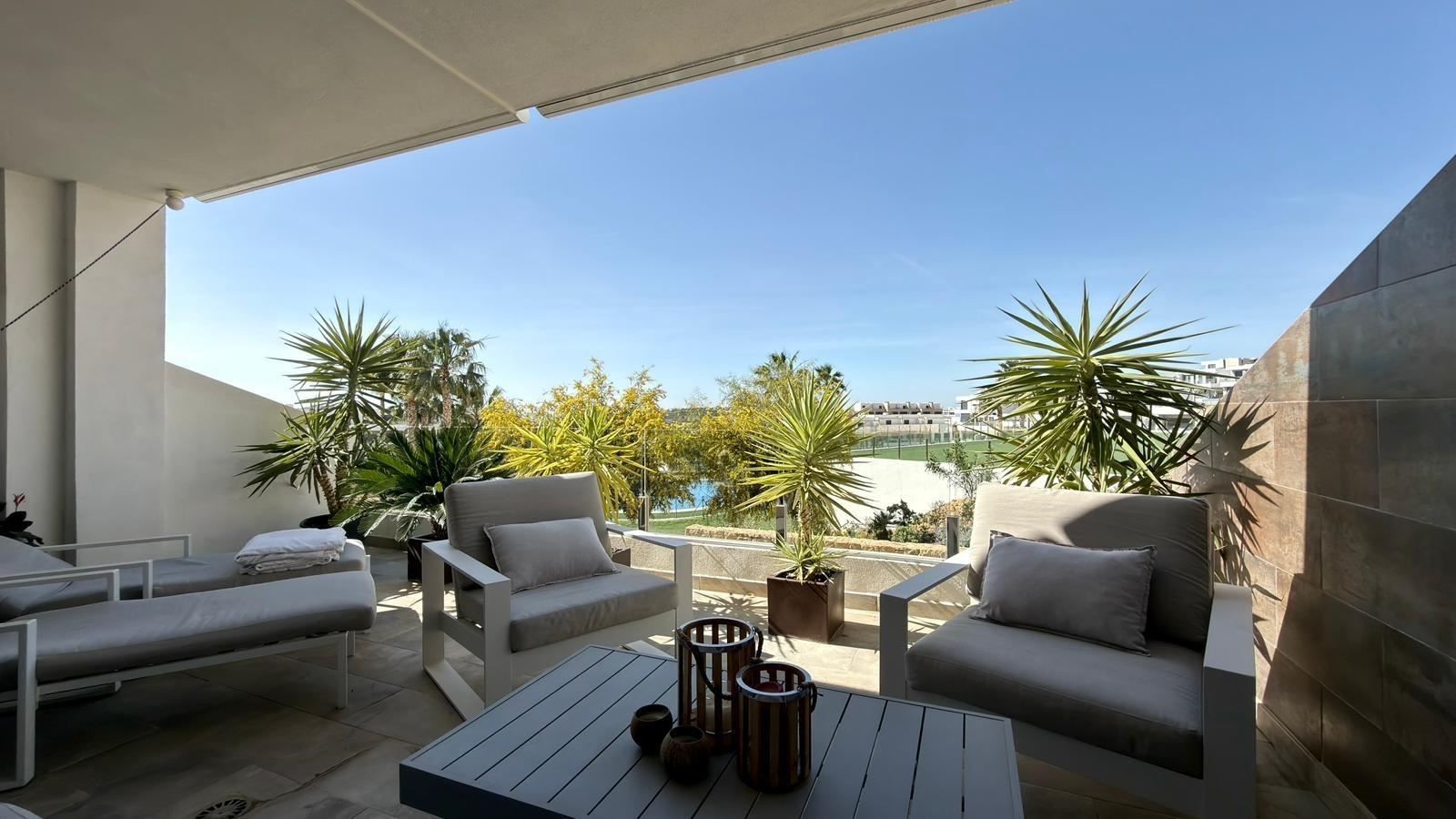 Dúplex en el pueblo de Camporosso: amplitud, vistas y un estilo de vida de lujo, Finestrat