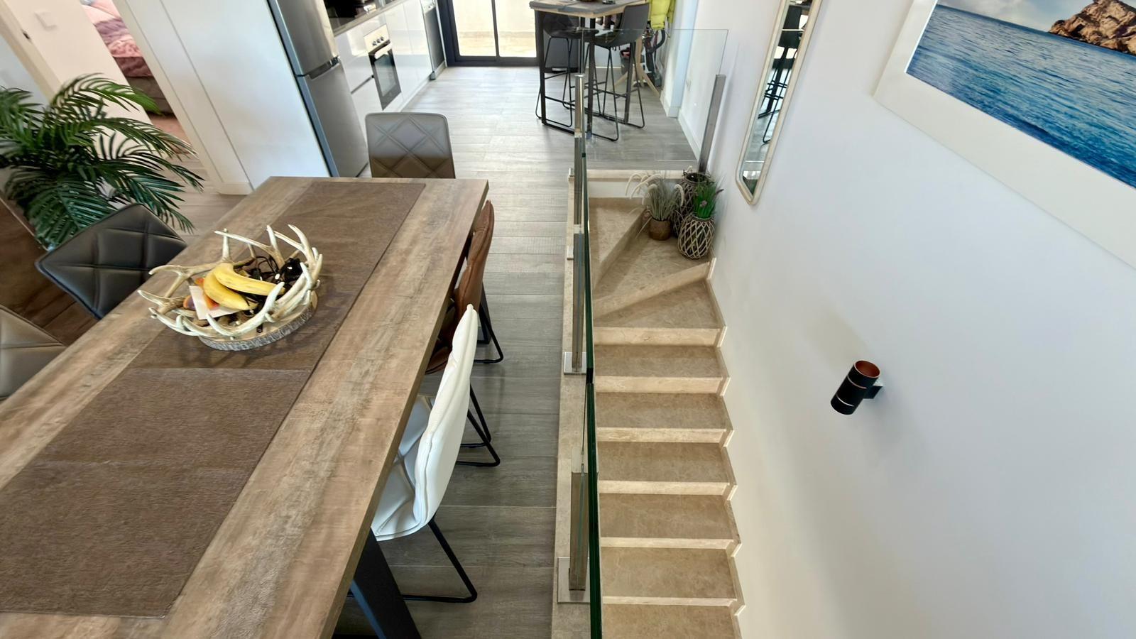 Dúplex en el pueblo de Camporosso: amplitud, vistas y un estilo de vida de lujo, Finestrat