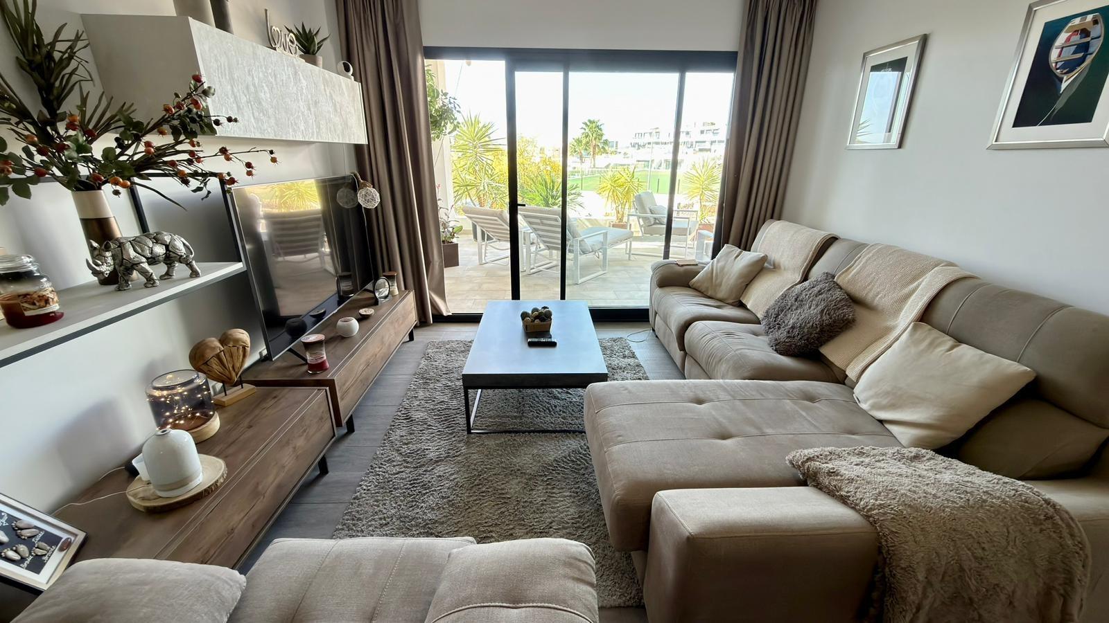 Dúplex en el pueblo de Camporosso: amplitud, vistas y un estilo de vida de lujo, Finestrat