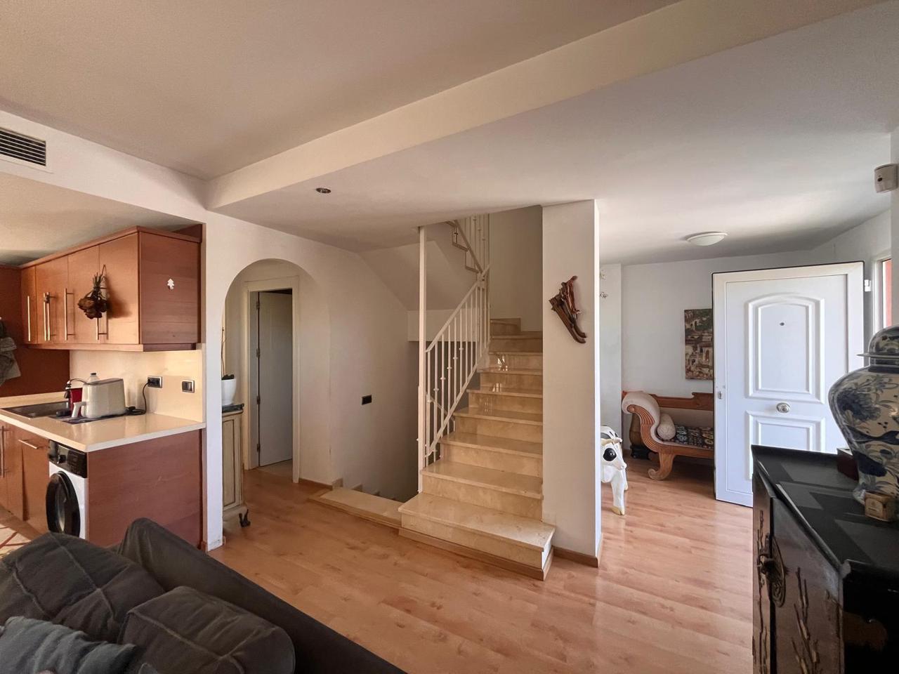 Spacious semi-detached single-family home with a pool in Alfaz del Pi.
