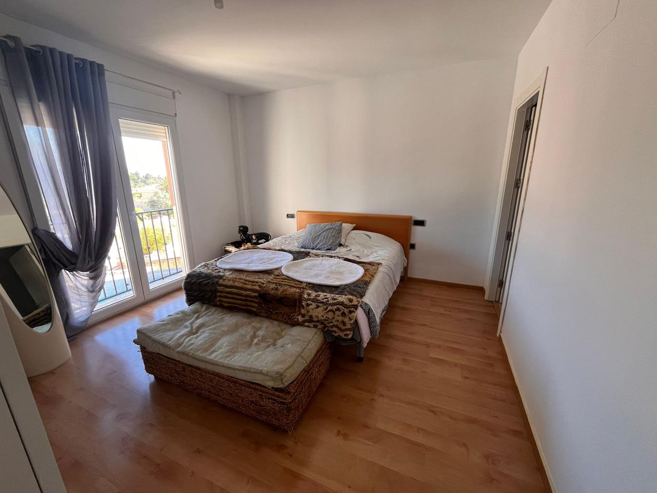 Spacious semi-detached single-family home with a pool in Alfaz del Pi.
