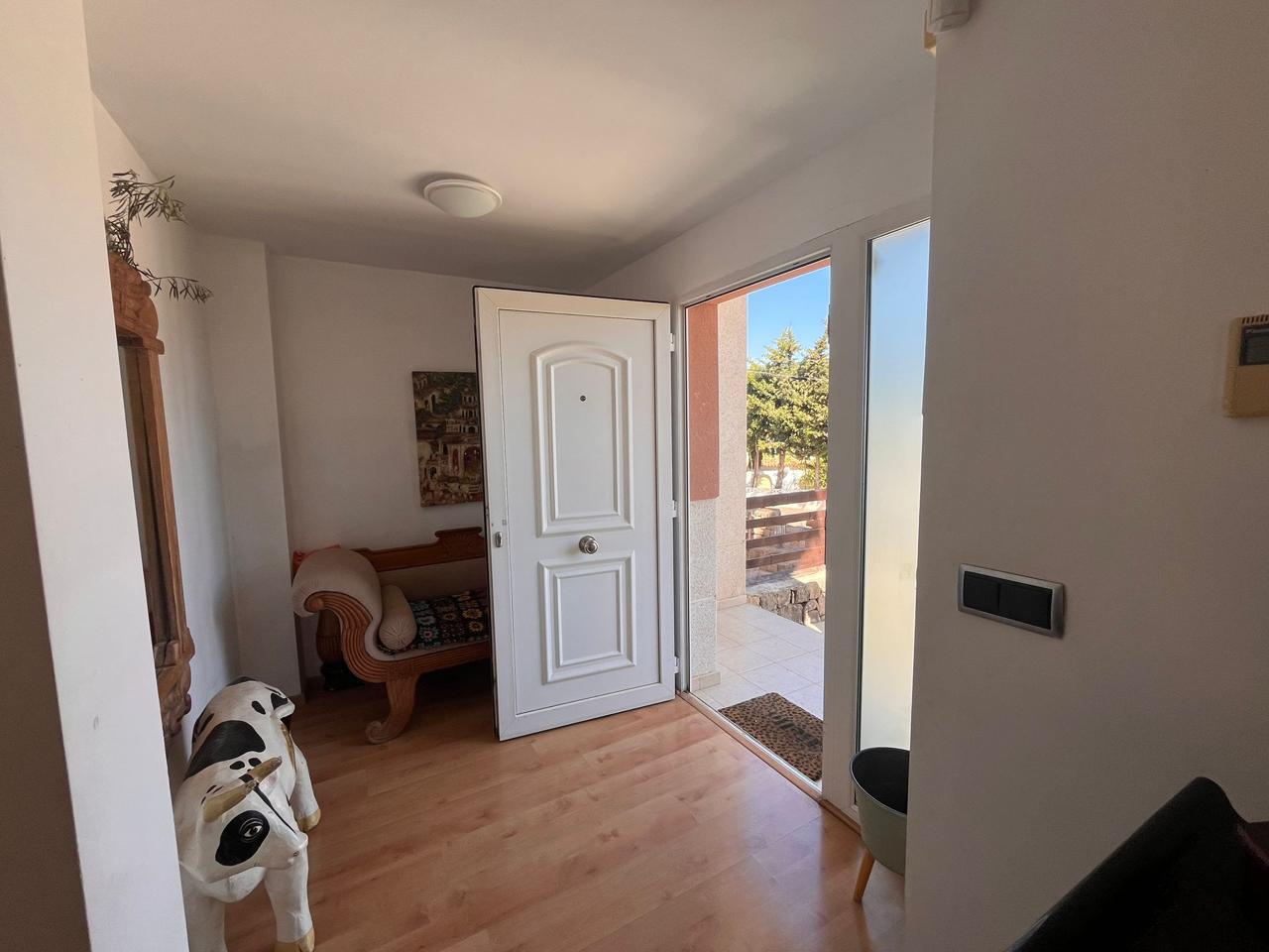 Spacious semi-detached single-family home with a pool in Alfaz del Pi.
