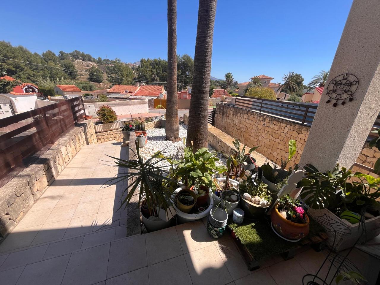Spacious semi-detached single-family home with a pool in Alfaz del Pi.