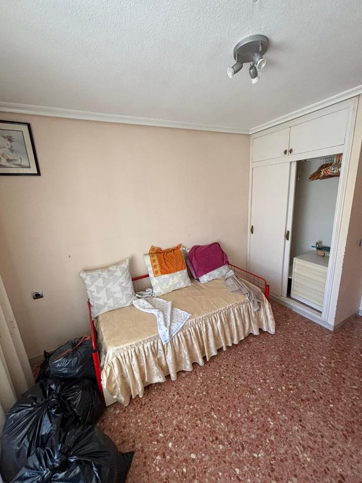 Piso en venta en Benidorm con parking privado.