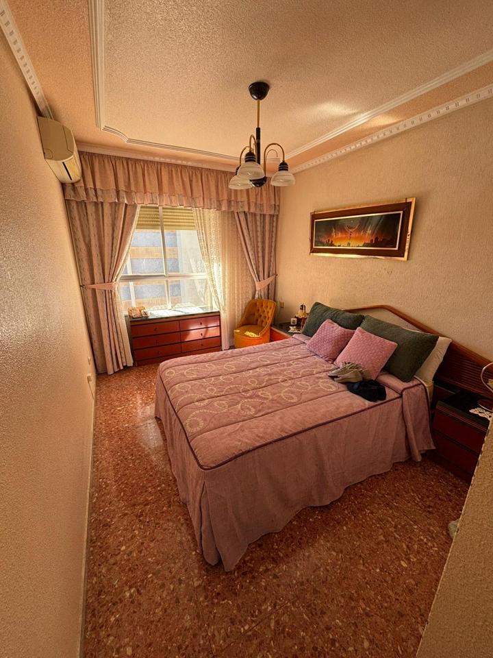 Piso en venta en Benidorm con parking privado.