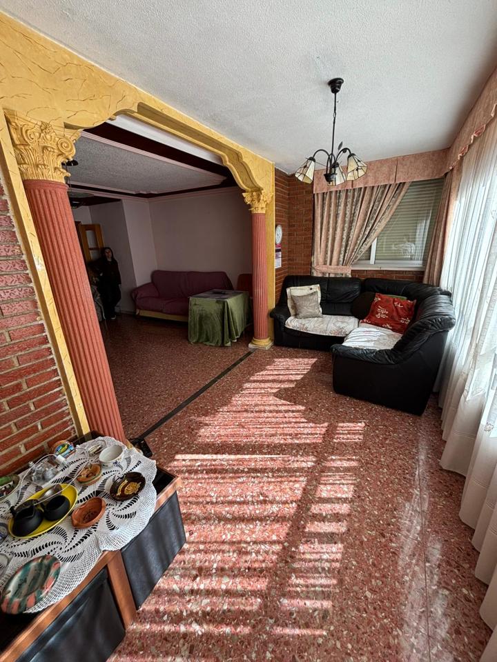 Piso en venta en Benidorm con parking privado.