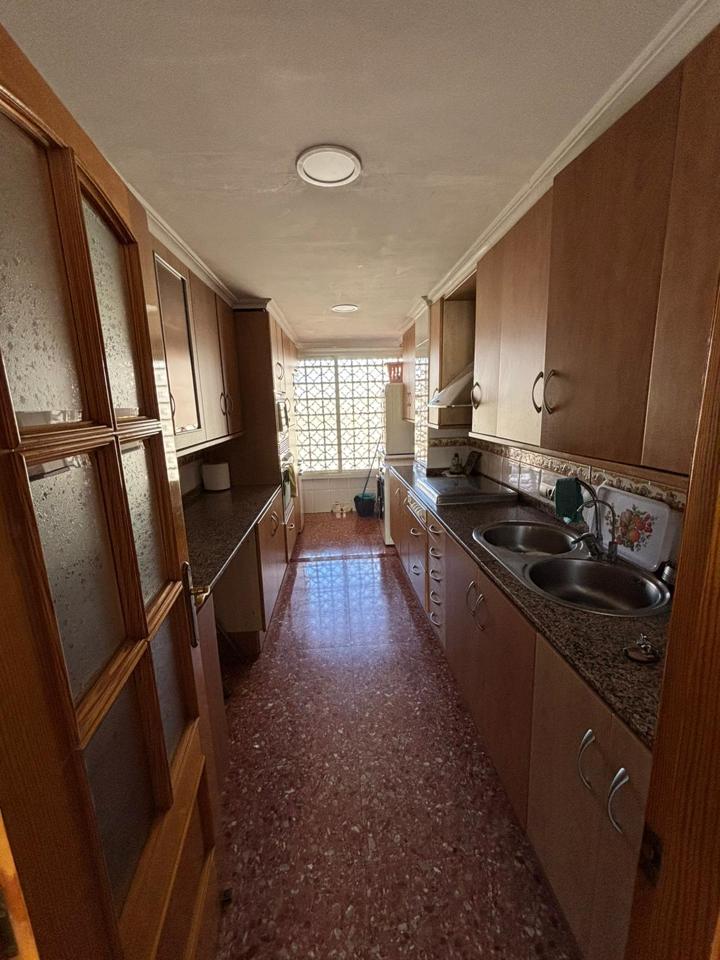 Piso en venta en Benidorm con parking privado.