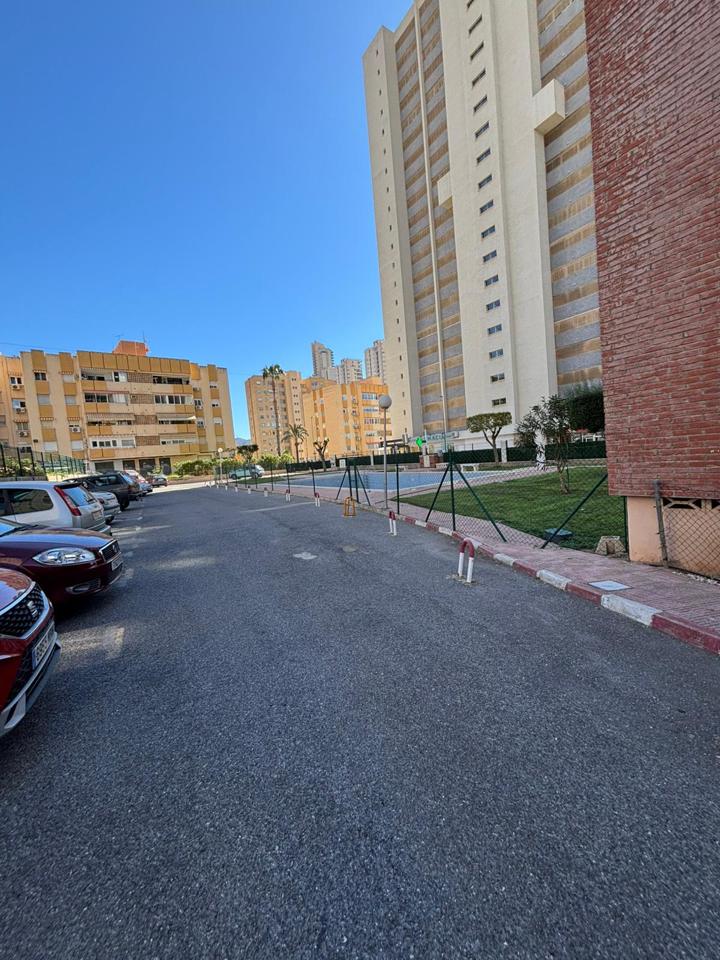 Piso en venta en Benidorm con parking privado.