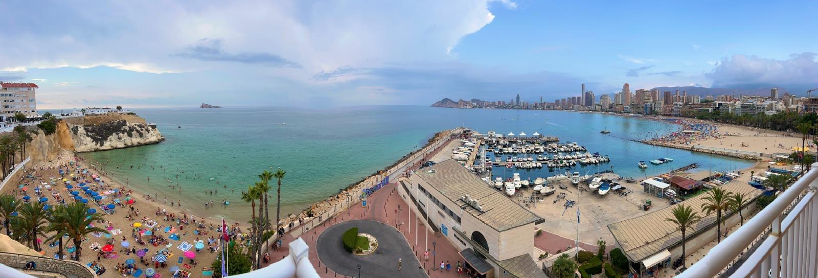 Apartments in Benidorm by the sea