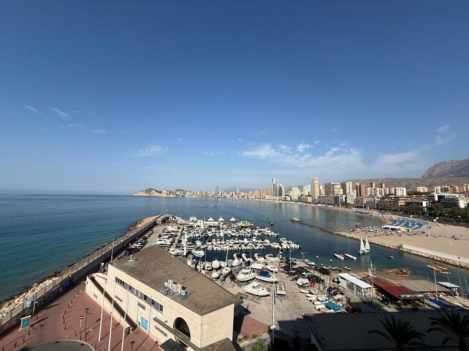 Apartments in Benidorm by the sea