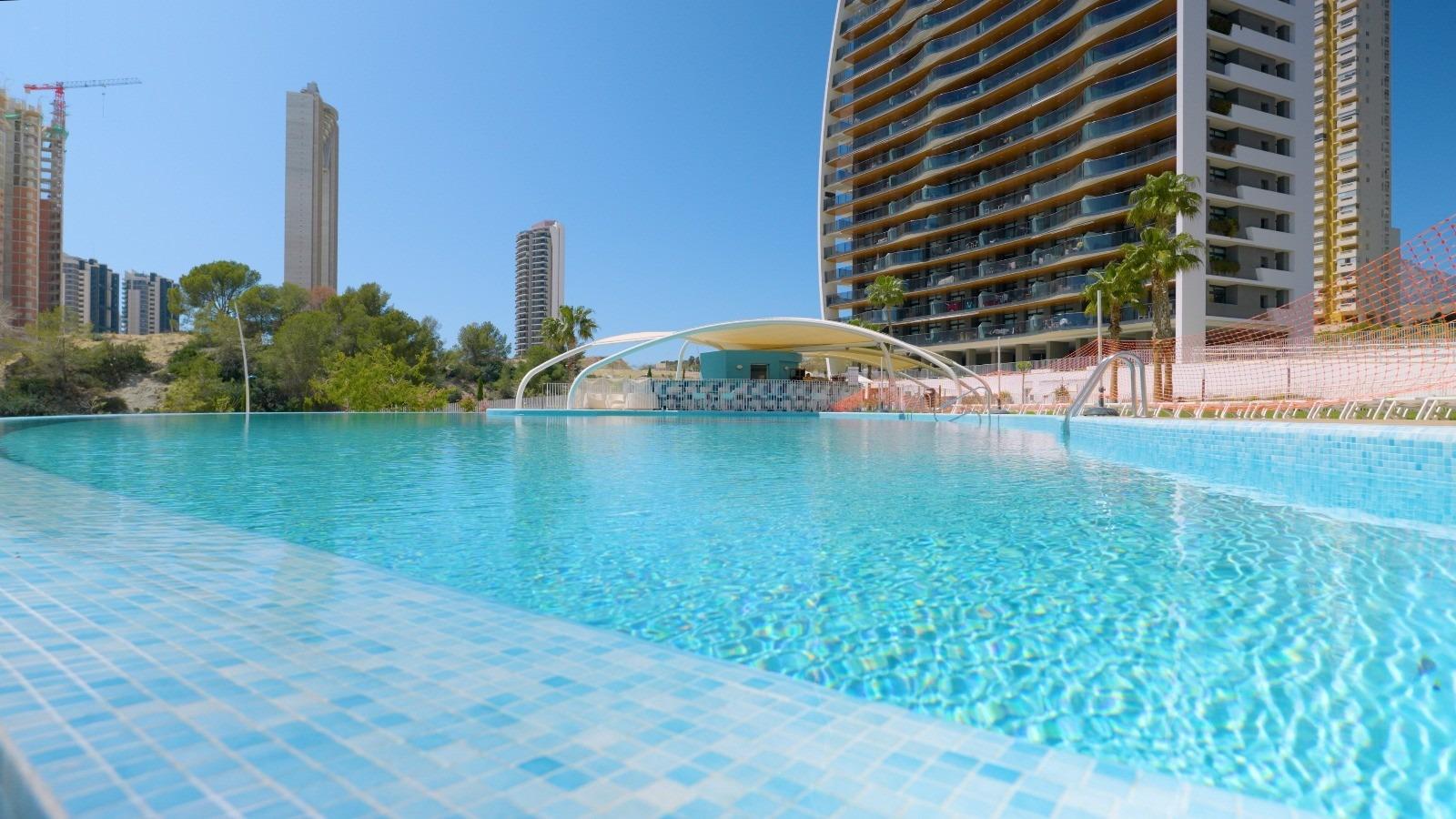 Piso en esquina en el complejo residencial Sunset Waves Playa de Poniente