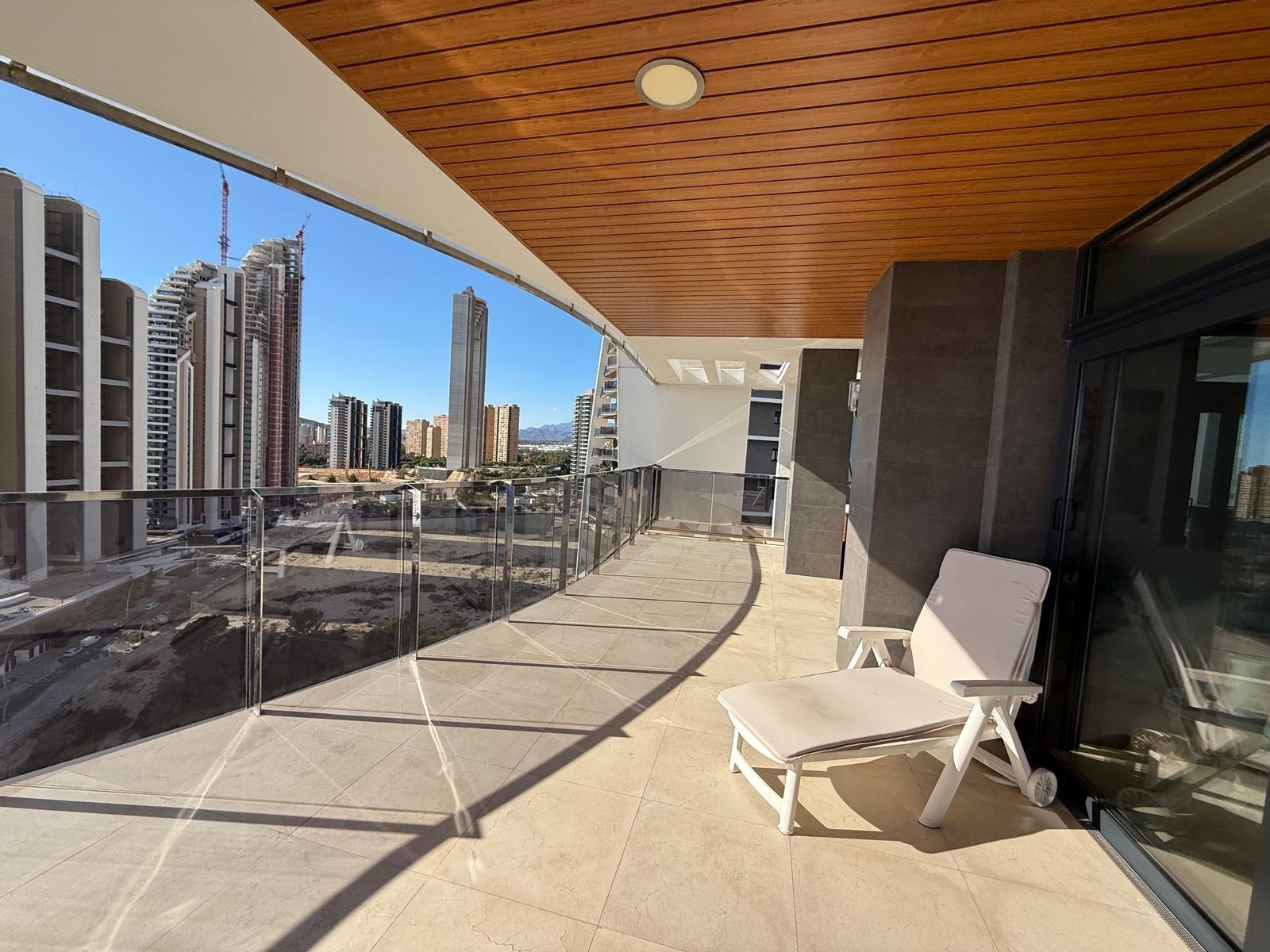 Piso en esquina en el complejo residencial Sunset Waves Playa de Poniente