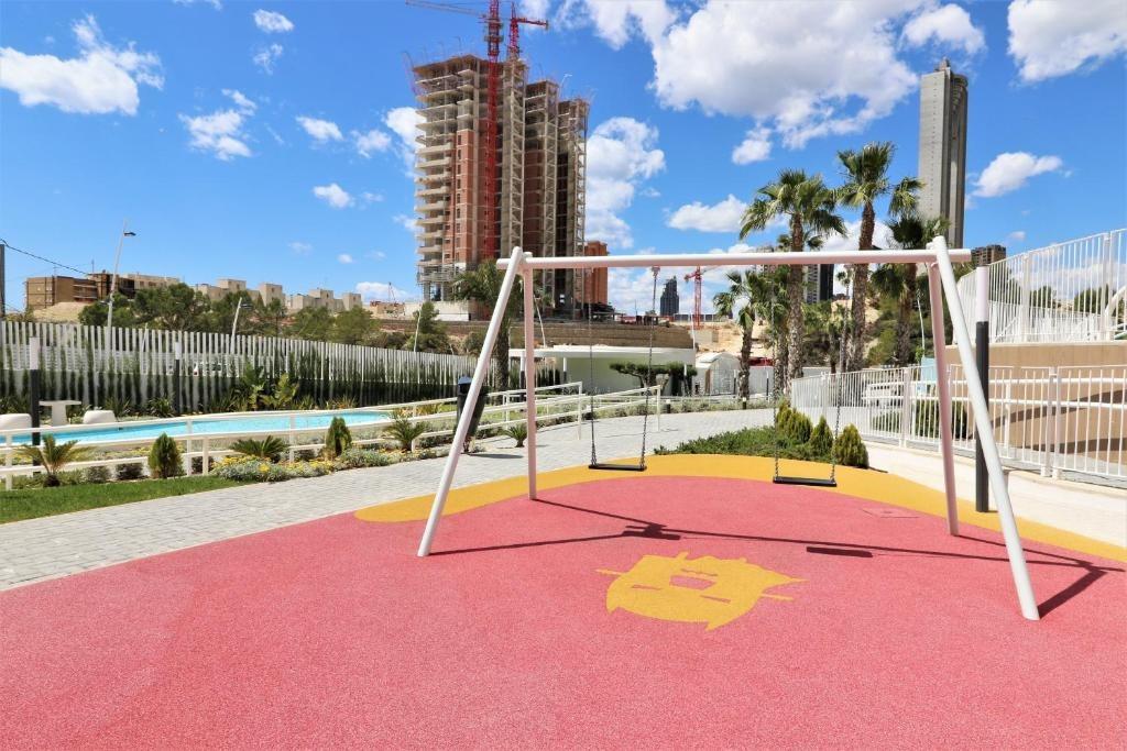 Piso en esquina en el complejo residencial Sunset Waves Playa de Poniente