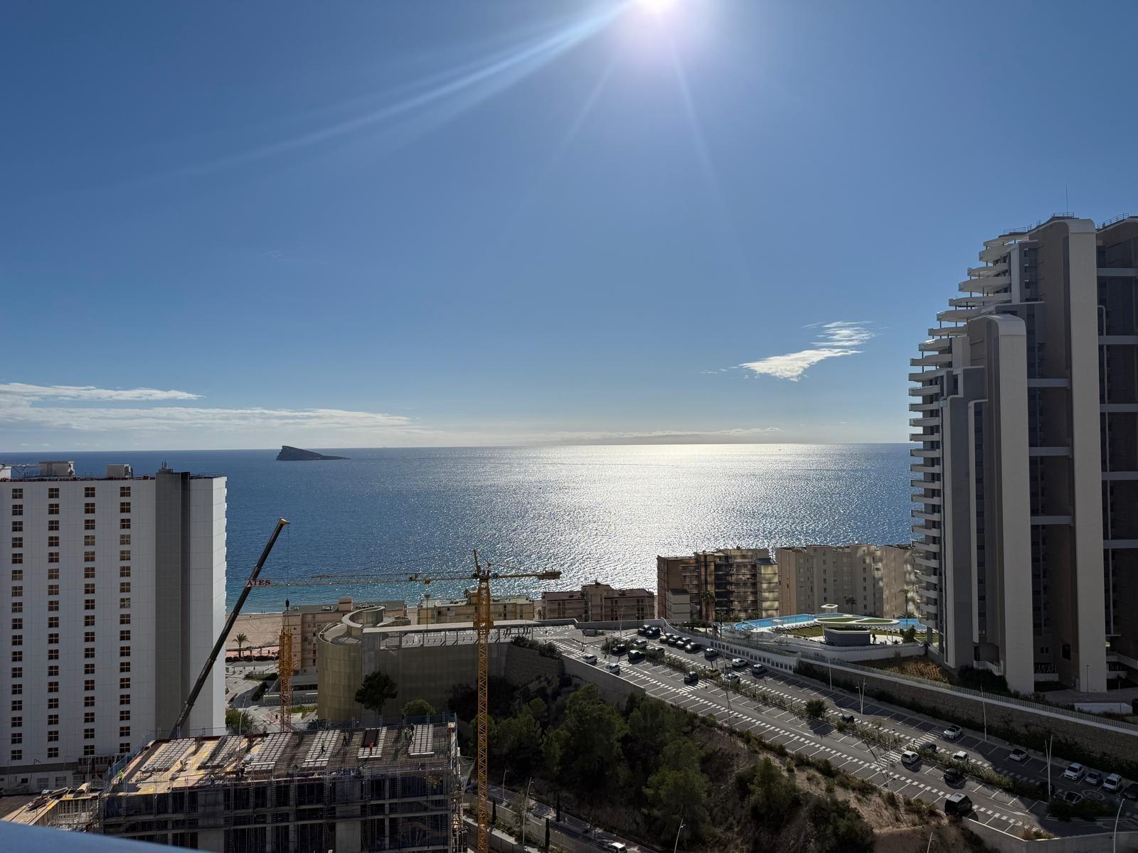 Piso en esquina en el complejo residencial Sunset Waves Playa de Poniente