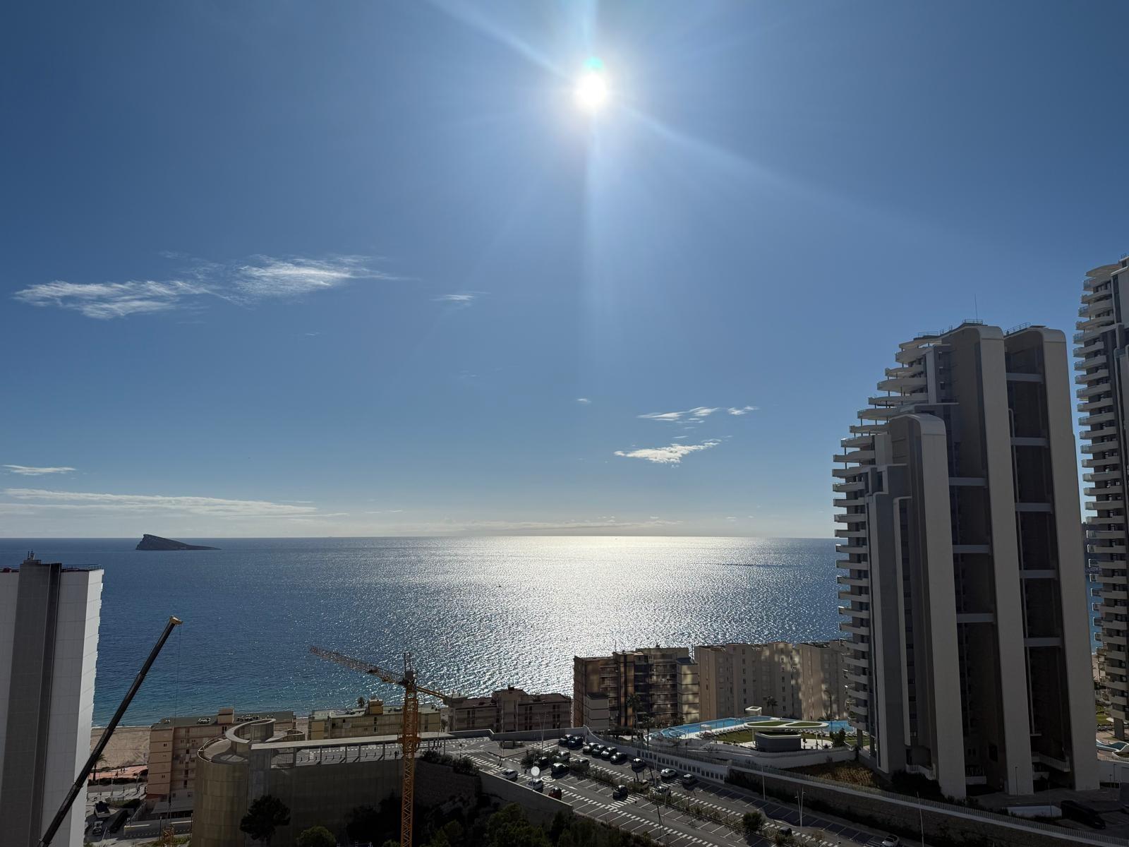 Piso en esquina en el complejo residencial Sunset Waves Playa de Poniente
