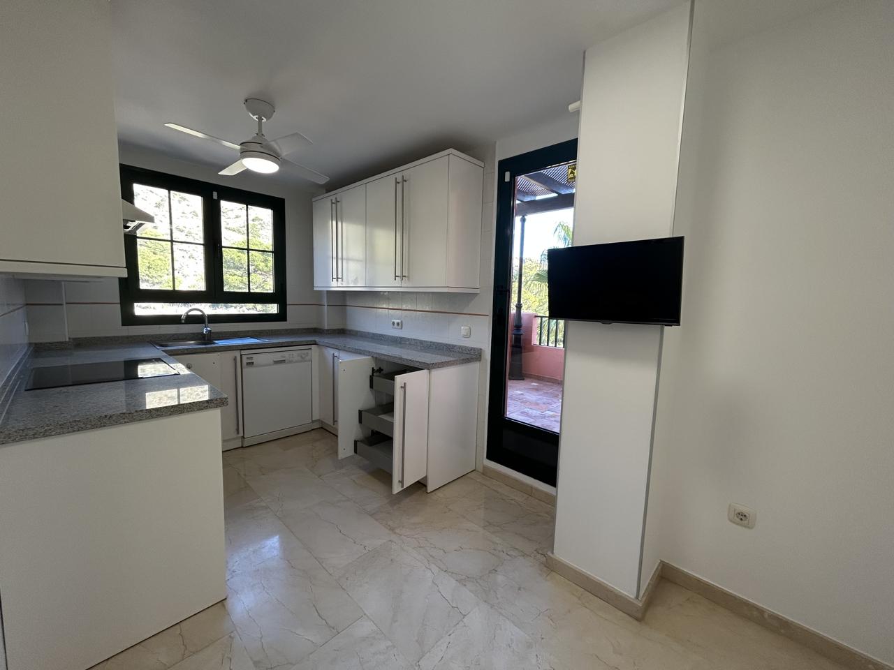 Ático dúplex de lujo en venta en Sierra Cortina, Finestrat – Vistas al mar y a la montaña