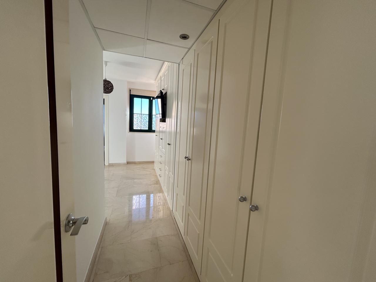 Ático dúplex de lujo en venta en Sierra Cortina, Finestrat – Vistas al mar y a la montaña