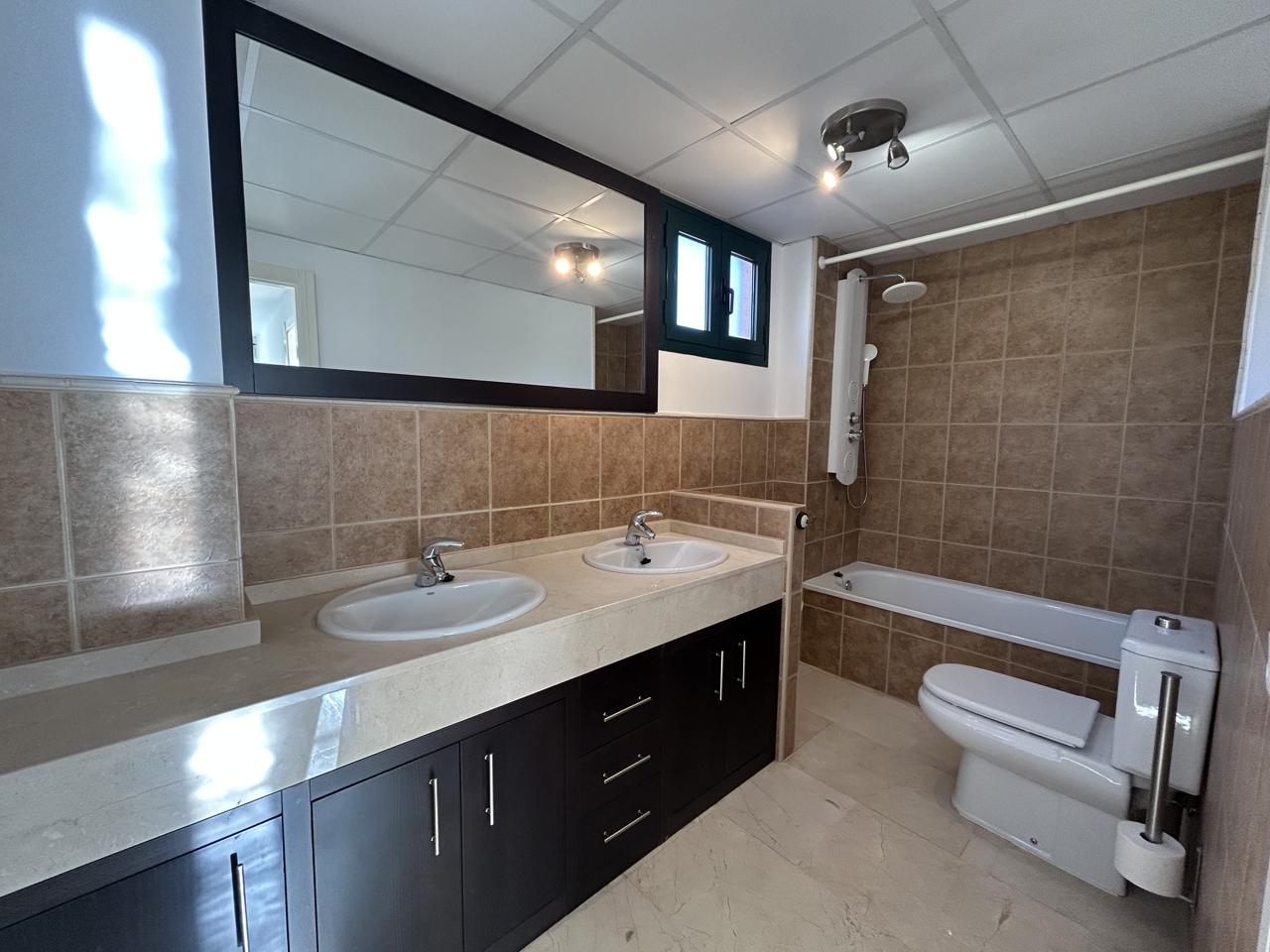 Ático dúplex de lujo en venta en Sierra Cortina, Finestrat – Vistas al mar y a la montaña