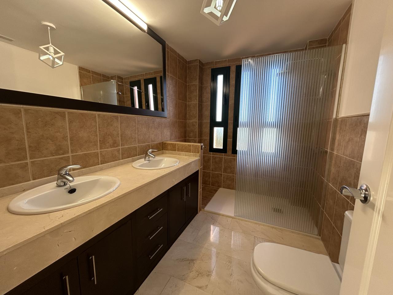 Ático dúplex de lujo en venta en Sierra Cortina, Finestrat – Vistas al mar y a la montaña