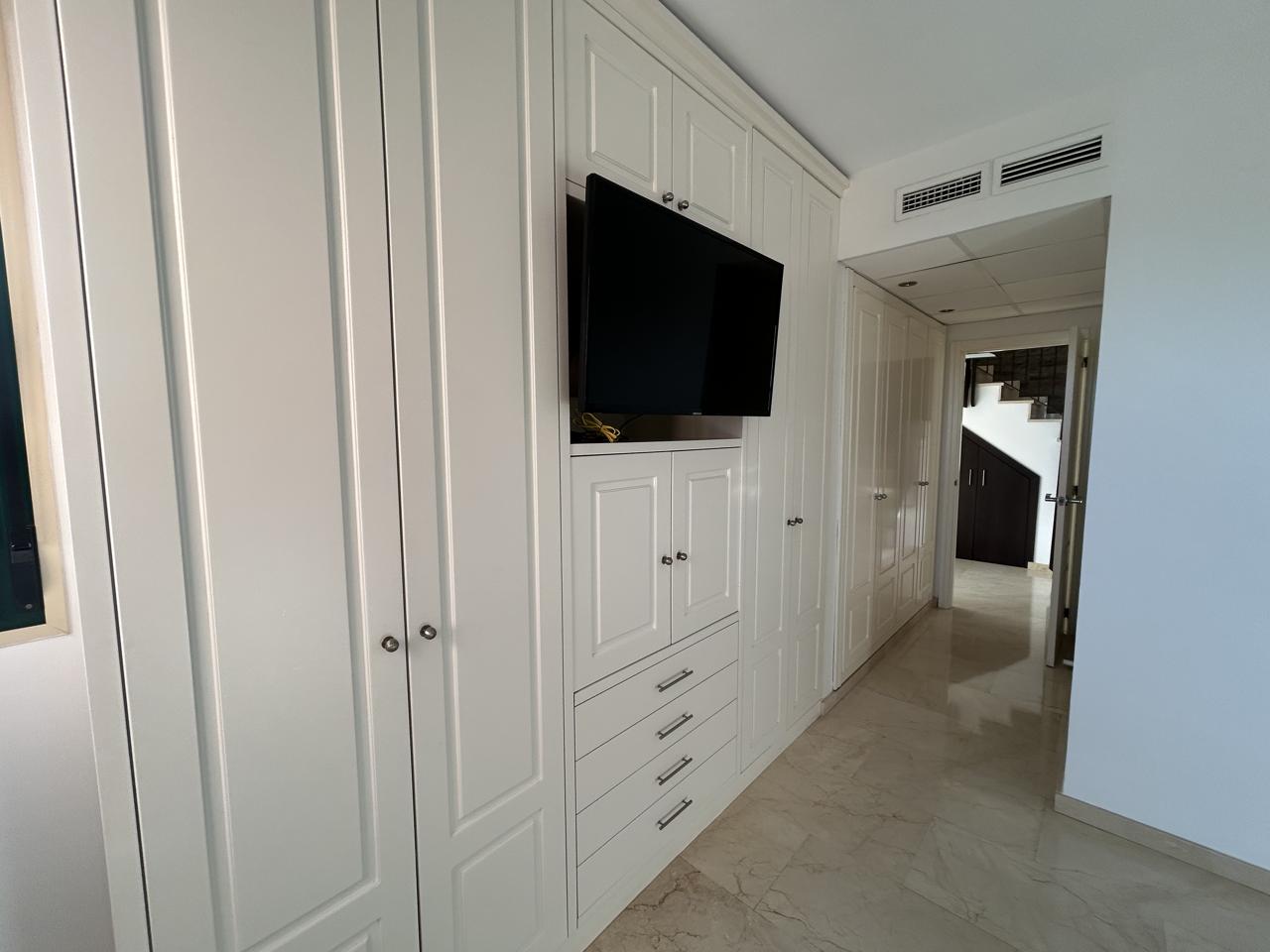 Ático dúplex de lujo en venta en Sierra Cortina, Finestrat – Vistas al mar y a la montaña