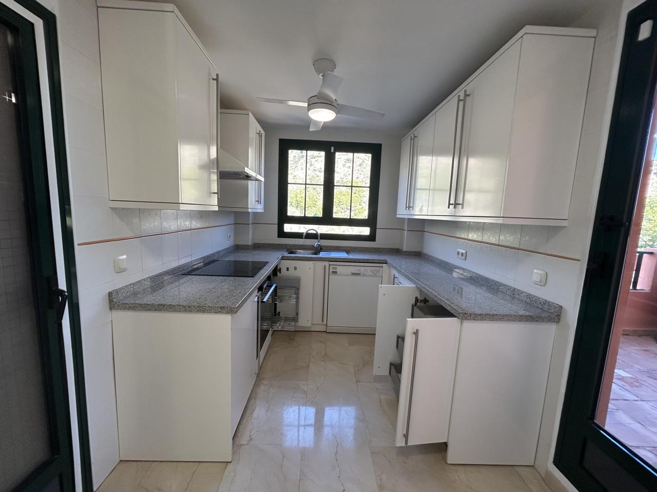 Ático dúplex de lujo en venta en Sierra Cortina, Finestrat – Vistas al mar y a la montaña