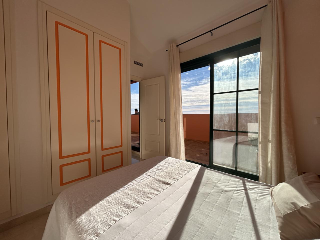 Ático dúplex de lujo en venta en Sierra Cortina, Finestrat – Vistas al mar y a la montaña