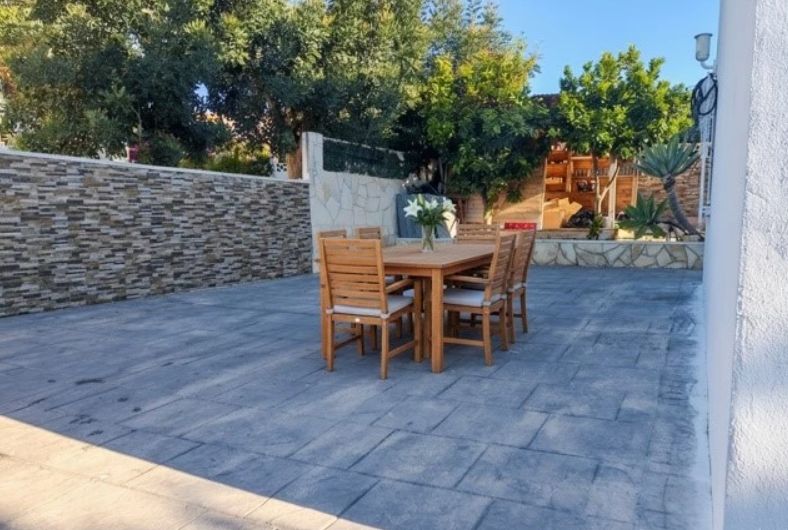 Villa moderna con piscina, en Calpe