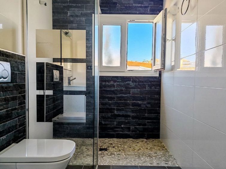 Villa moderna con piscina, en Calpe