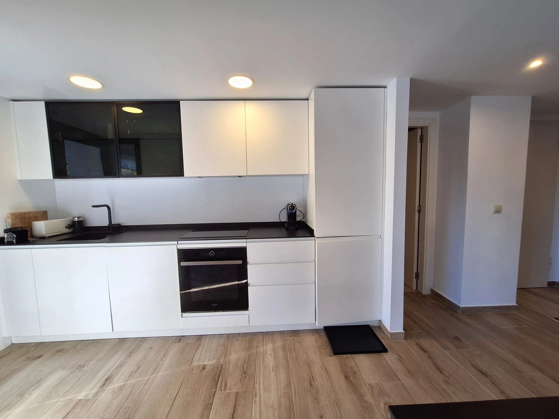 Apartamento en venta de 2 habitaciones y 2 baños con piscina comunitaria.
