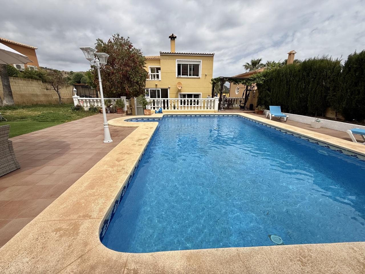 Espectacular chalet independiente en La Nucía, a pocos minutos del centro