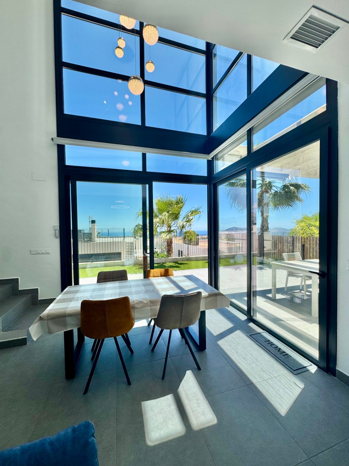 Moderne villa med fantastisk utsikt i Polop