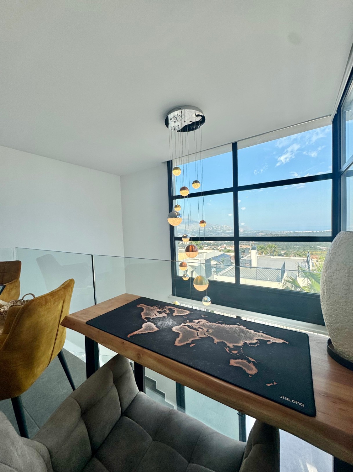 Moderne villa med fantastisk utsikt i Polop