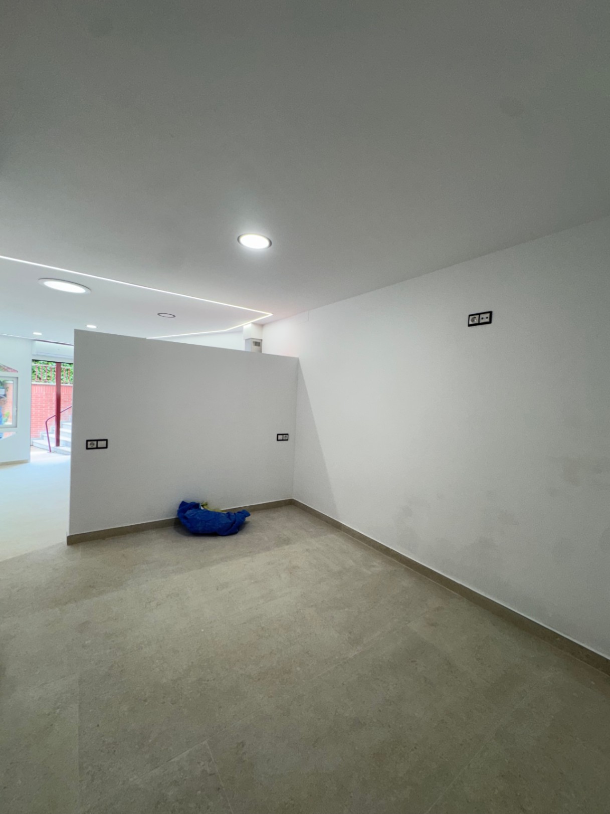 Et kompleks av 5 selvstendige lofts på Av. del Mediterráneo i Benidorm