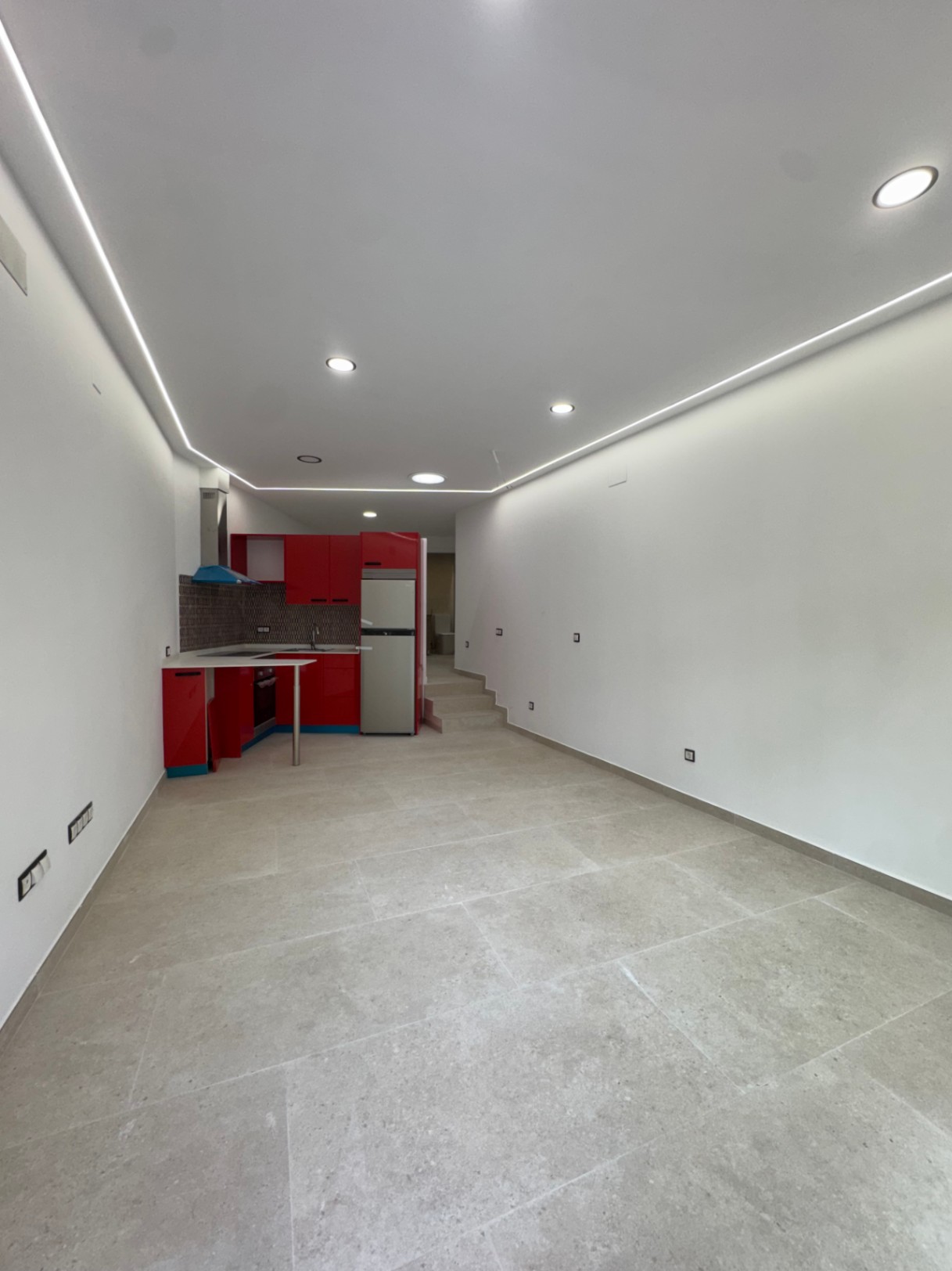 Et kompleks av 5 selvstendige lofts på Av. del Mediterráneo i Benidorm