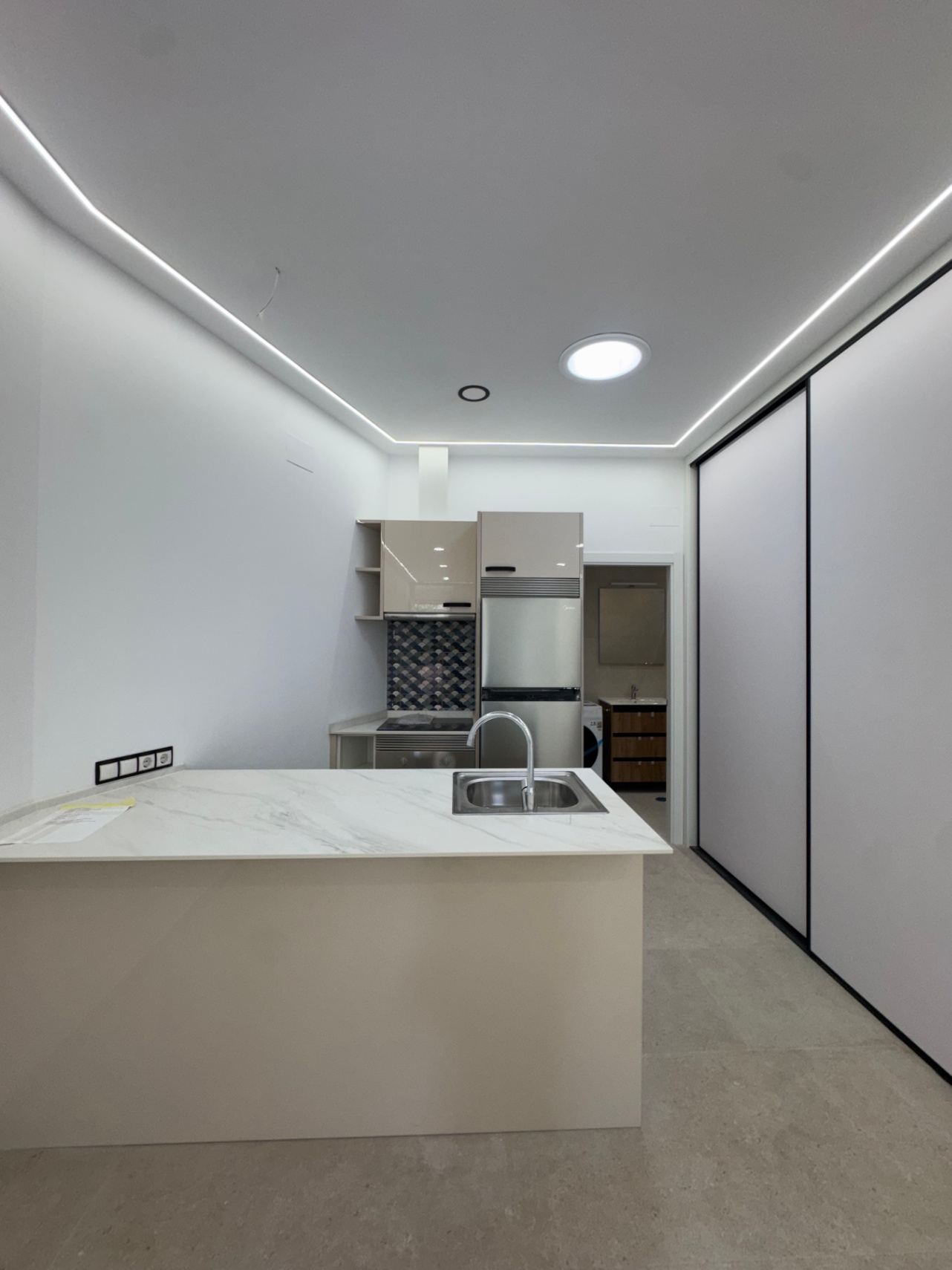 Et kompleks av 5 selvstendige lofts på Av. del Mediterráneo i Benidorm