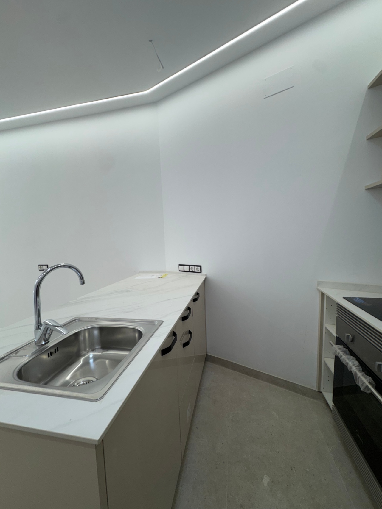 Et kompleks av 5 selvstendige lofts på Av. del Mediterráneo i Benidorm