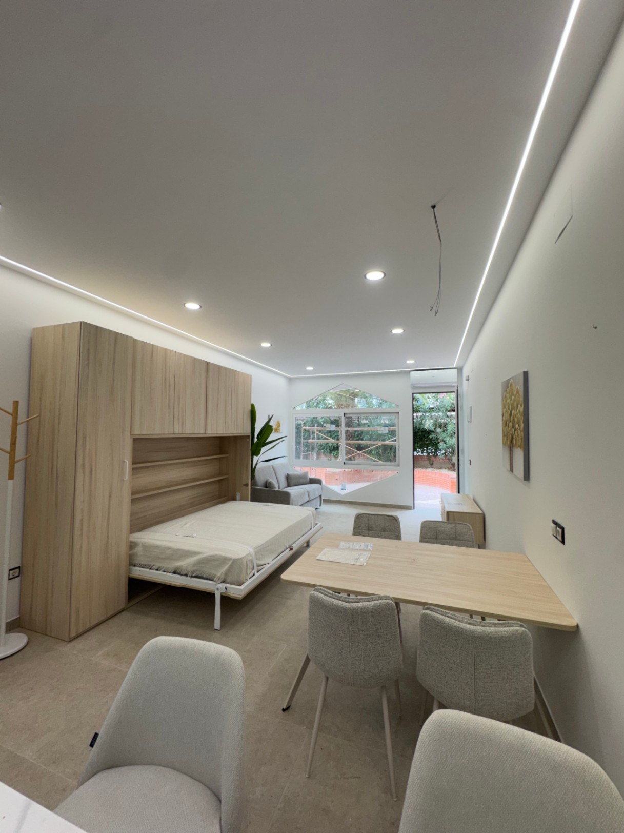 Et kompleks av 5 selvstendige lofts på Av. del Mediterráneo i Benidorm