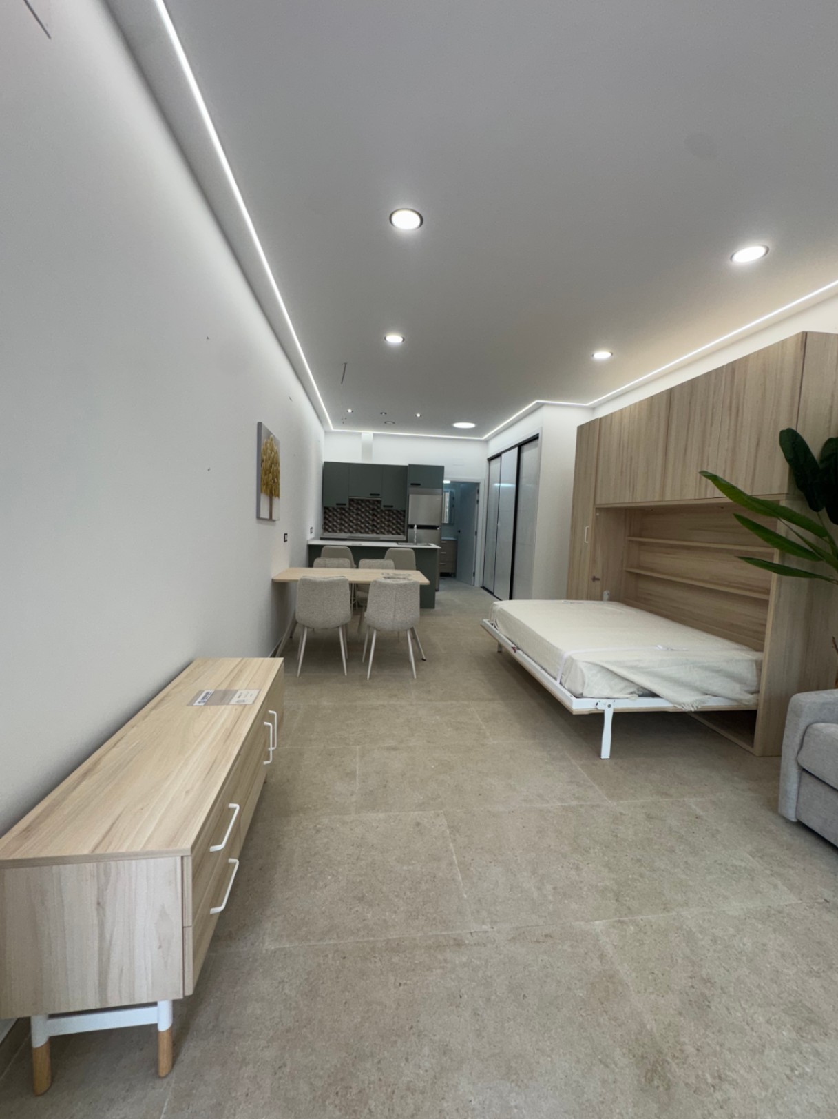 Et kompleks av 5 selvstendige lofts på Av. del Mediterráneo i Benidorm
