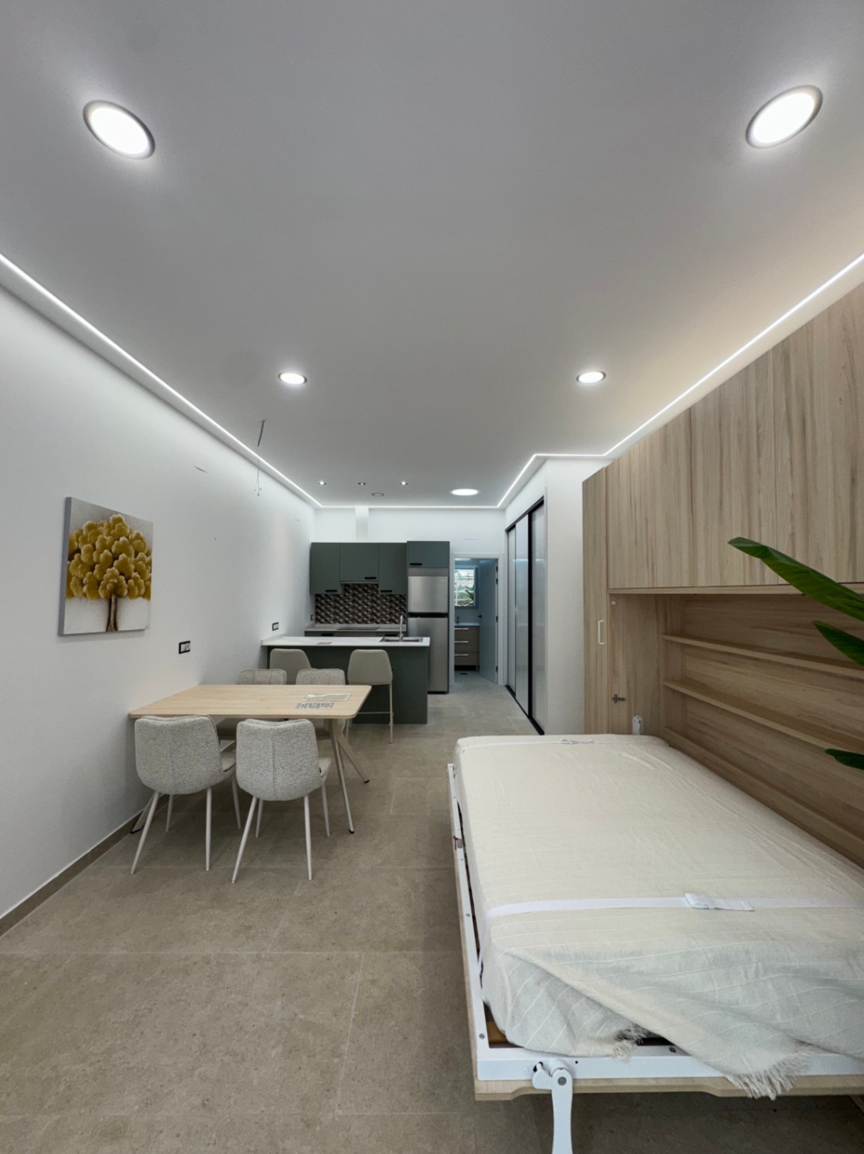 Et kompleks av 5 selvstendige lofts på Av. del Mediterráneo i Benidorm