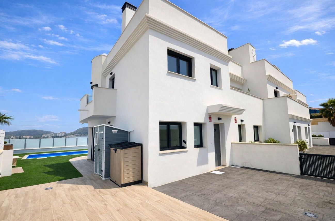 Villa para dos familias, situada en el prestigioso complejo residencial Panoramic Beach, en Finestrat
