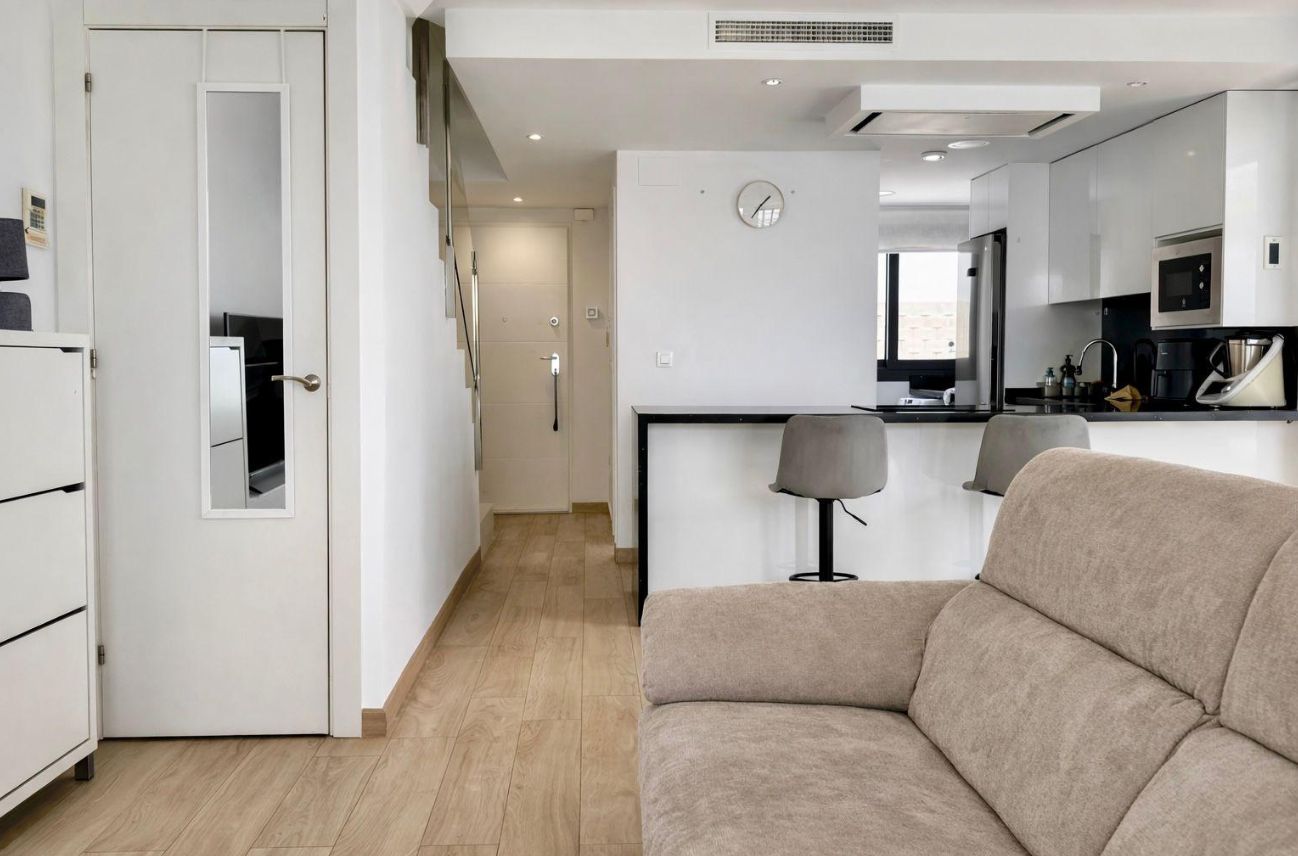 Villa para dos familias, situada en el prestigioso complejo residencial Panoramic Beach, en Finestrat