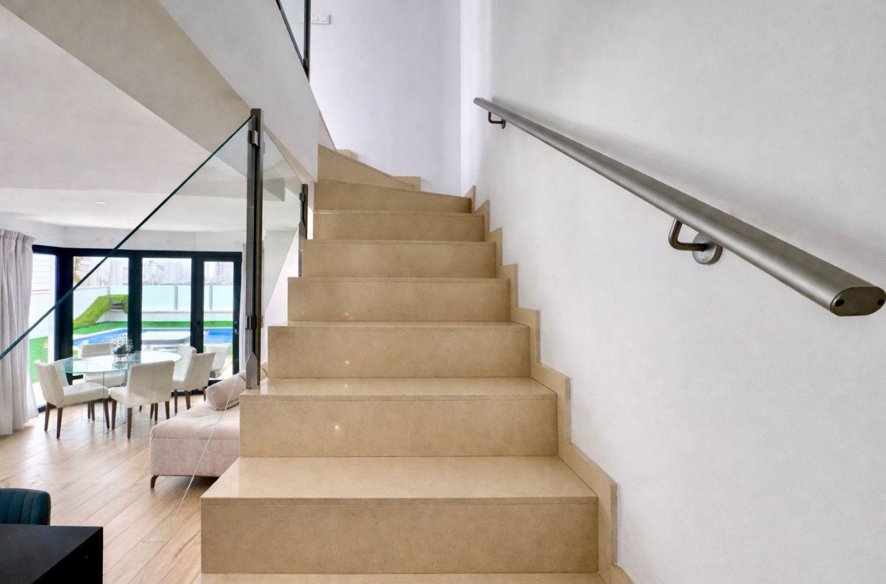 Villa para dos familias, situada en el prestigioso complejo residencial Panoramic Beach, en Finestrat