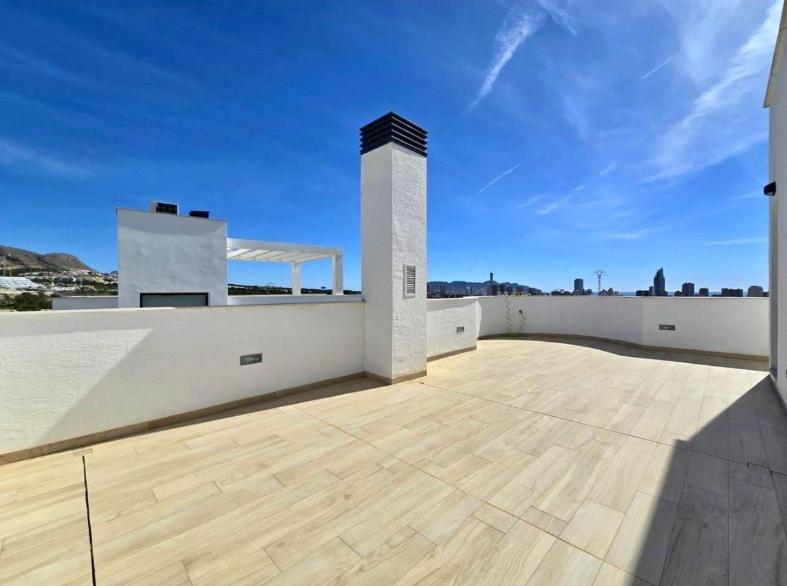 Villa para dos familias, situada en el prestigioso complejo residencial Panoramic Beach, en Finestrat
