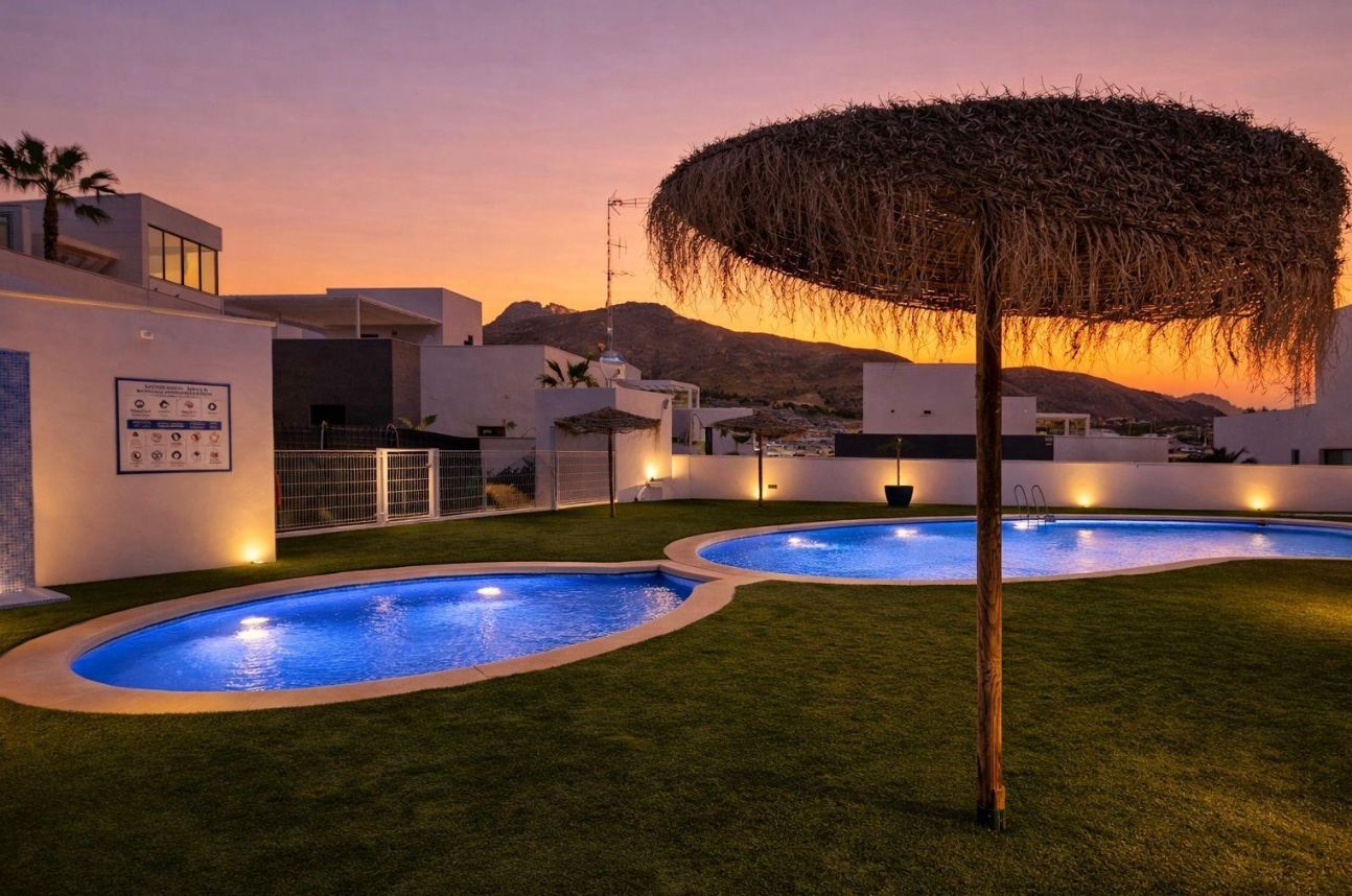 Villa para dos familias, situada en el prestigioso complejo residencial Panoramic Beach, en Finestrat
