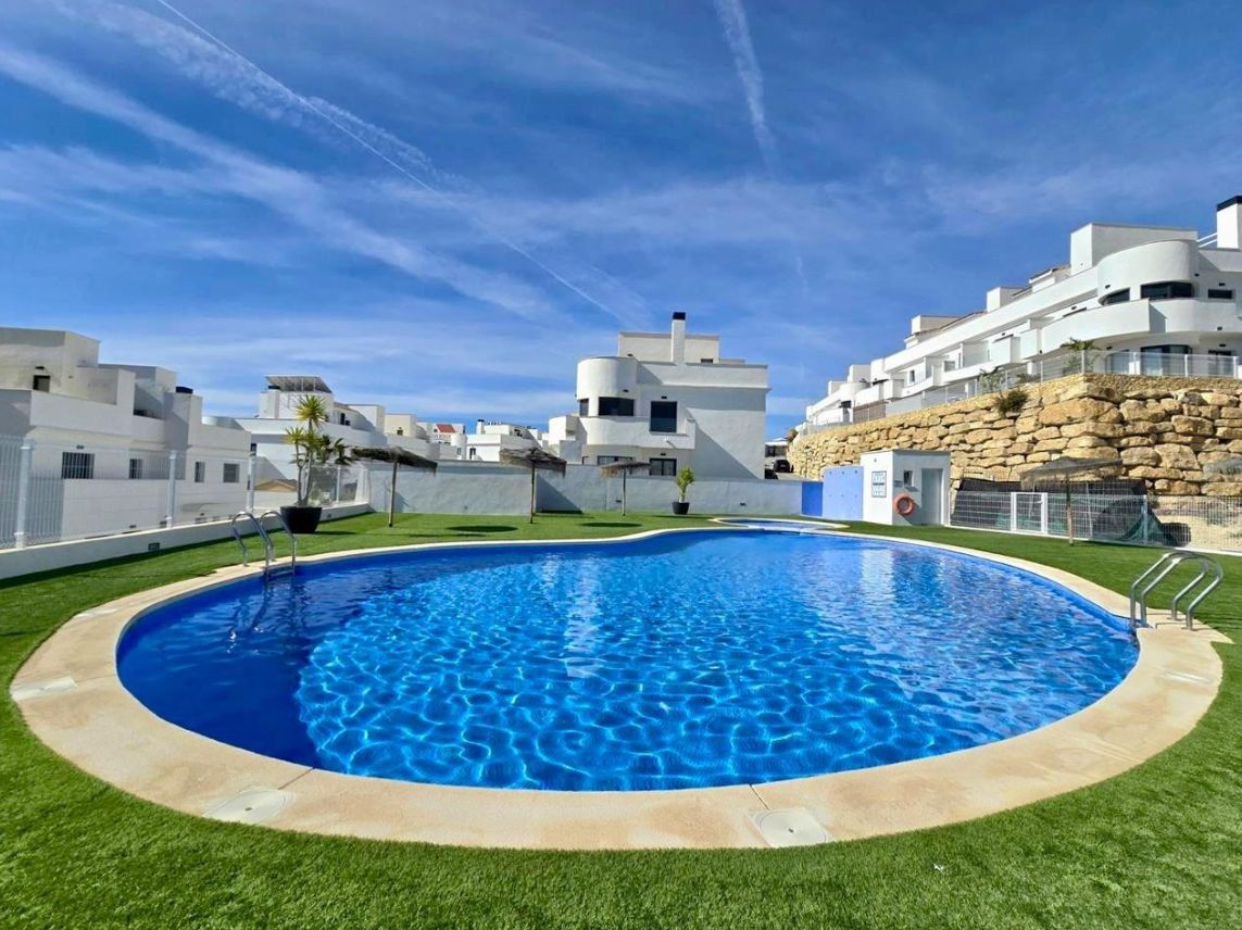Villa para dos familias, situada en el prestigioso complejo residencial Panoramic Beach, en Finestrat