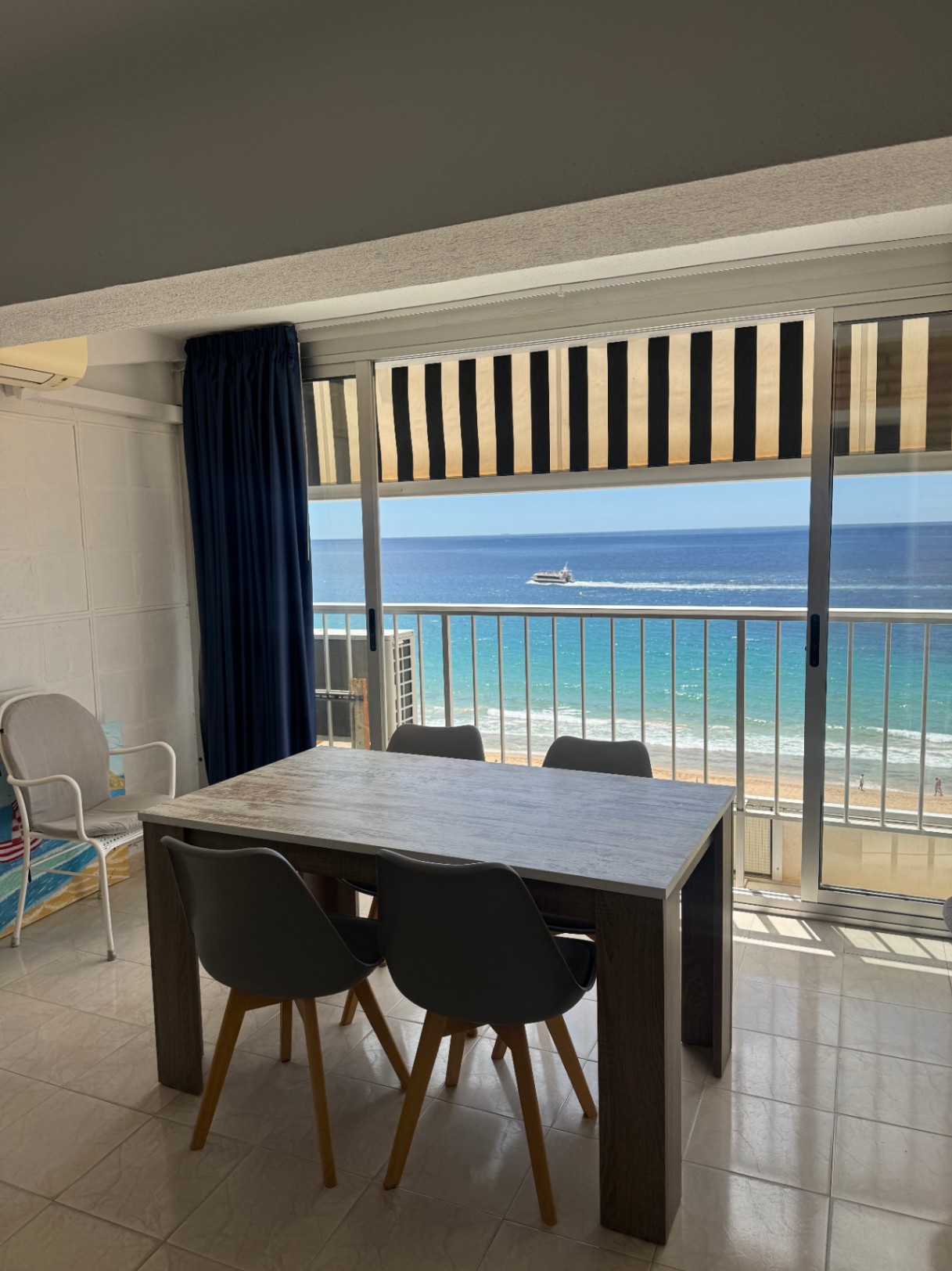  Apartamento en primera línea de playa en Levante, Benidorm