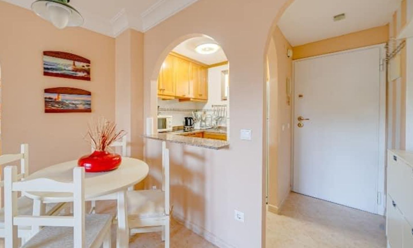 Apartamento situado en uno de los complejos residenciales más modernos y bien mantenidos. 