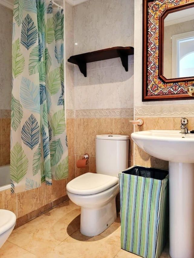 Apartamento situado en uno de los complejos residenciales más modernos y bien mantenidos. 
