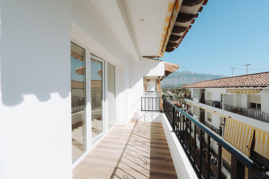 Amplio apartamento totalmente reformado en el corazón de Altea.